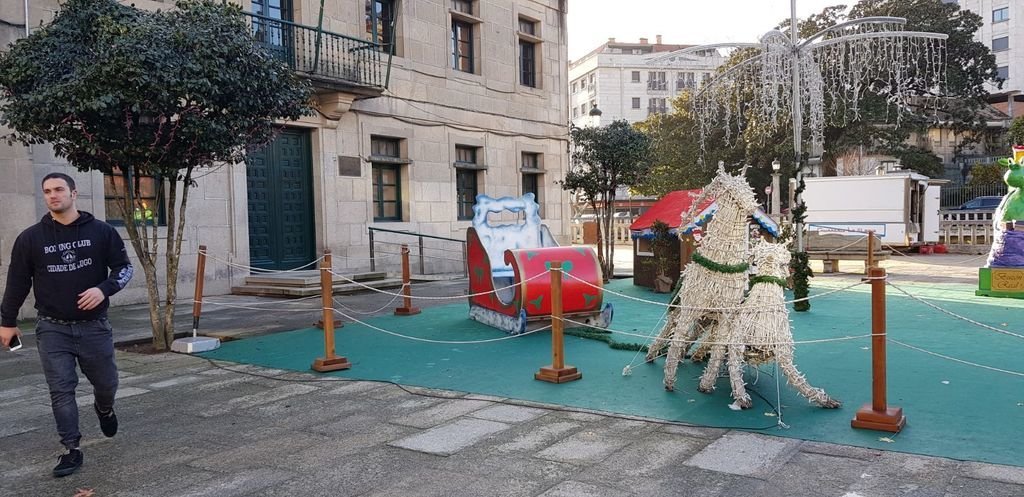 El ambiente navideño ya se respira en las calles de Redondela, donde se ha optado por las actividades lúdicas y culturales
