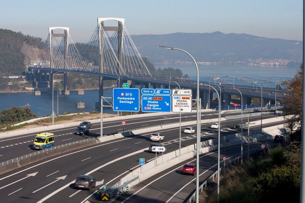 Puente de Rande de la autopista AP9 que cruza la ria de Vigo.