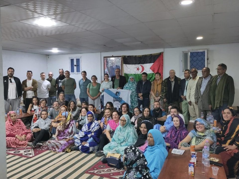 Imagen de la delegación gallega durante du visita a los campamentos de Tindouf.