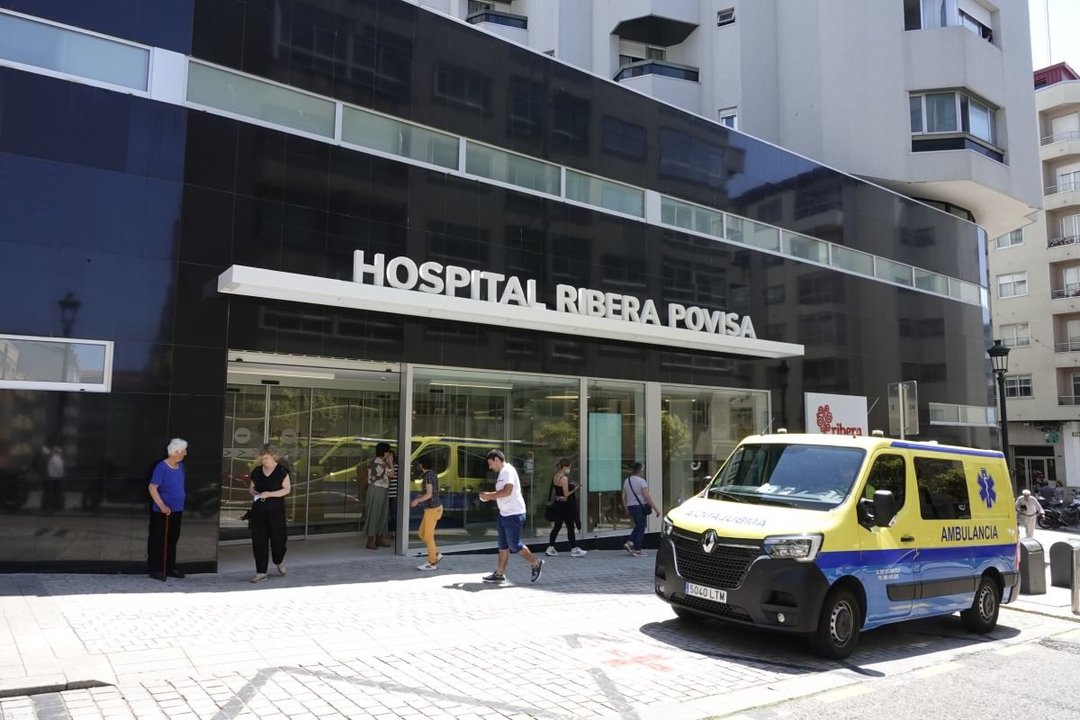 La entrada del hospital Ribera-Povisa, en Vigo.