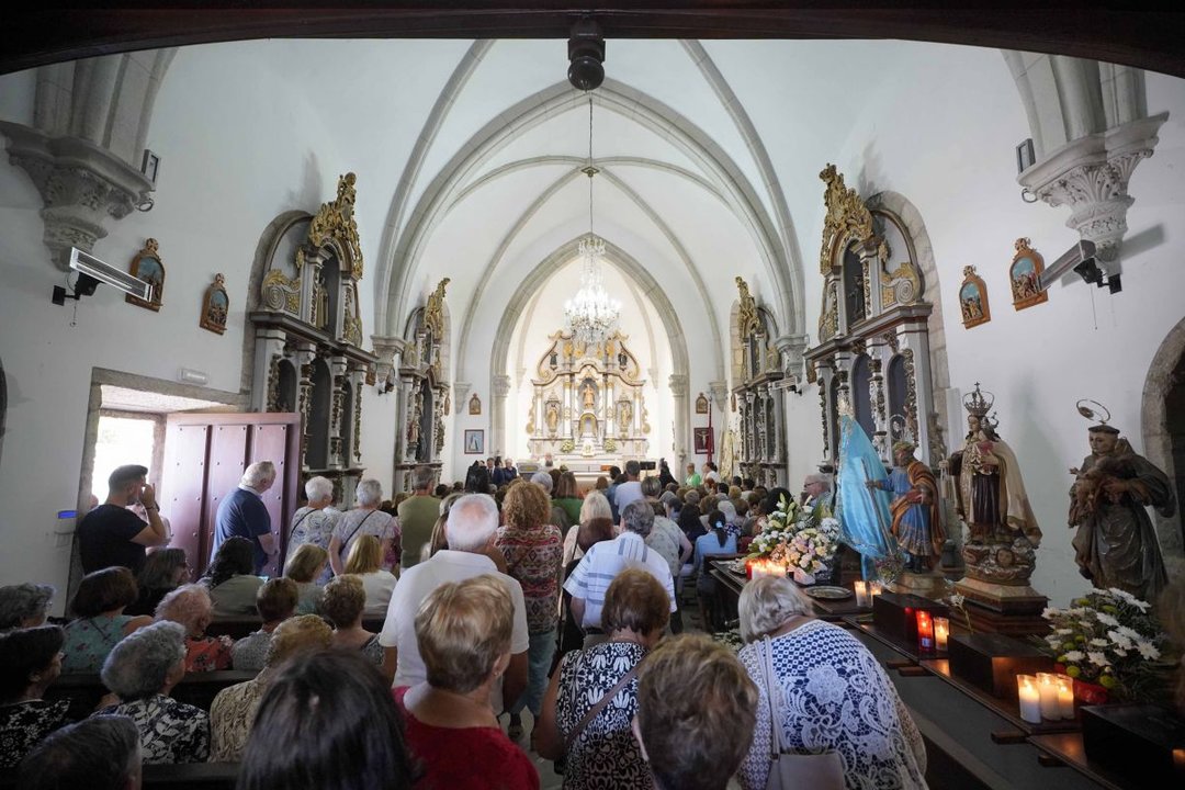 La iglesia de Beade celebró ayer la misa solemne en honor a su patrona.