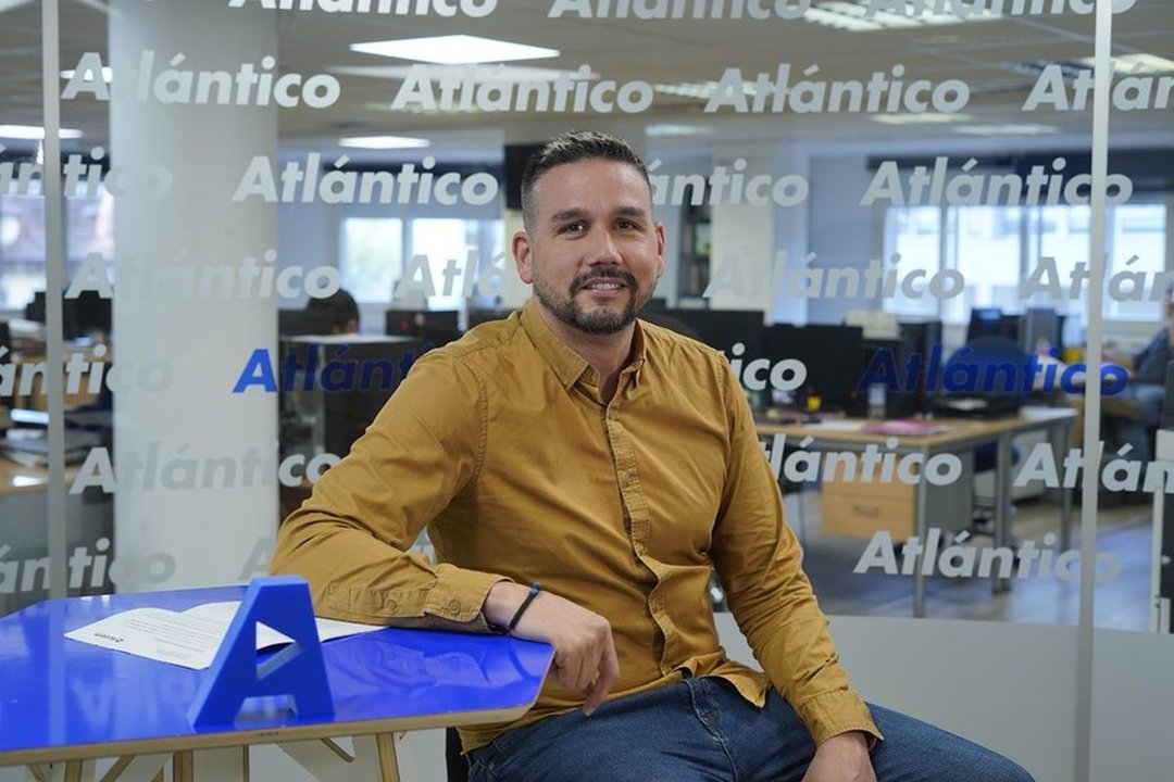 Daniel Bóveda en el set de Atlántico TV.