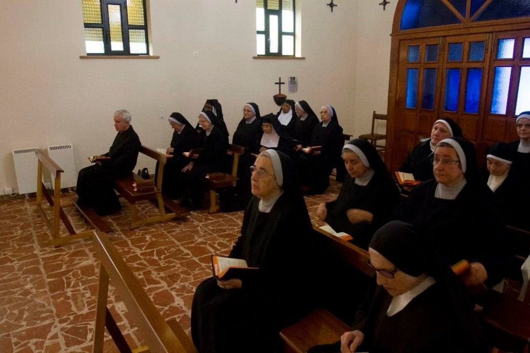 Imagen de hace unos años de un encuentro de monjas de todos los conventos, incluidas las clarisas deTui, en O Rosal.