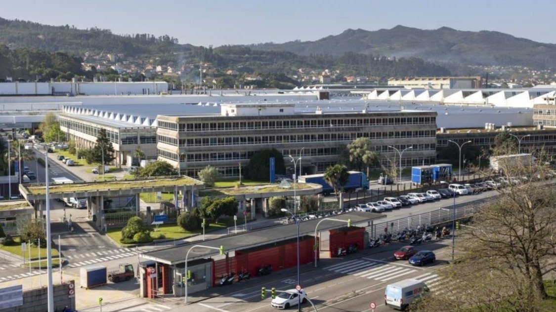 La factoría que Stellantis tiene en Vigo pondrá en funcionamiento este año un parque fotovoltaico con 27.000 paneles solares.