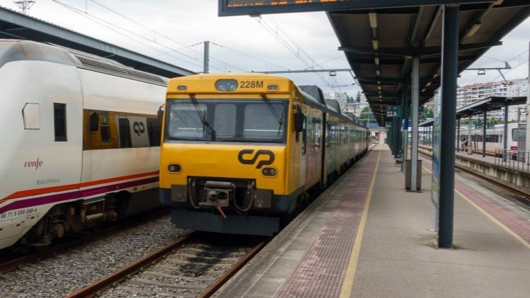 El obsoleto tren Celta que realiza Vigo-Oporto en dos horas y media.