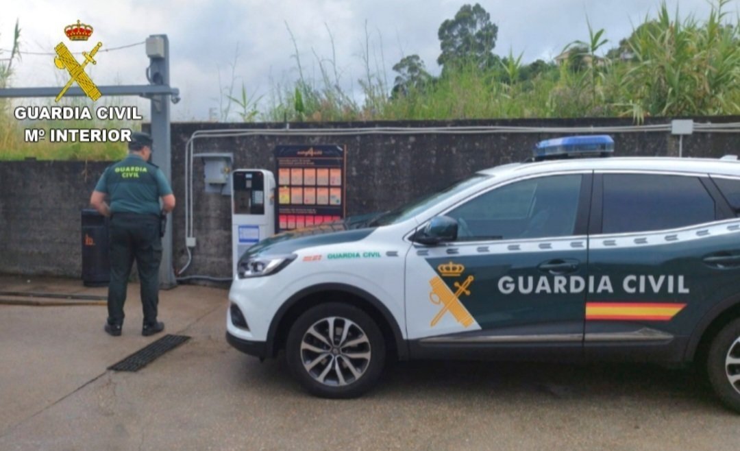 Detenido un vecino de Gondomar (Pontevedra) como presunto autor de seis robos con fuerza en gasolineras. // EP