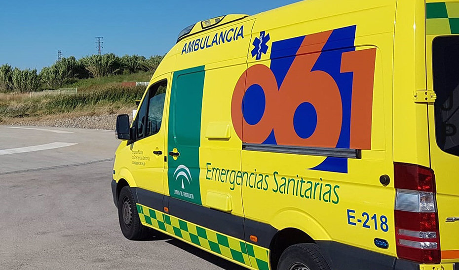 Ambulancia perteneciente al 061. // EP