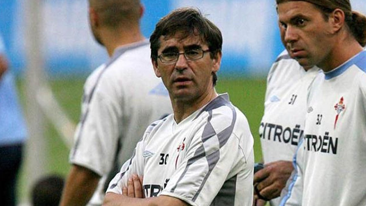 Fernando Vázquez en su época como entrenador celeste.