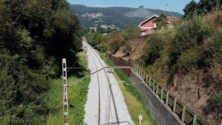 Línea ferroviaria.
