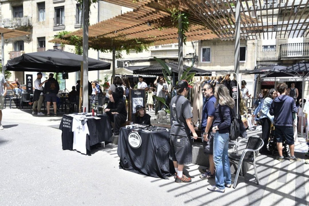 Numeroso público se acercó durante la jornada de ayer Caldo, ‘market’ de arte y diseño.