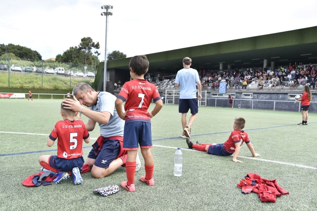 El Pahíño de Navia vivió una mañana con cuatro finales de fútbol 7 para cerrar la Vigo Cup 2024.